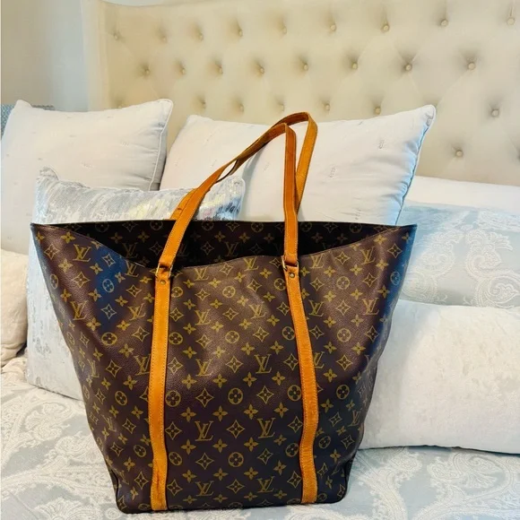 Louis Vuitton Shopping Tote Monogram Large Bag for Office and Travel - Picture 3 of 13